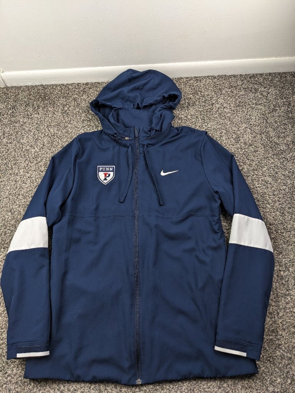 Team Issued Penn Quakers Jacket University Pennsylvania Nike Womens Large *Flaw